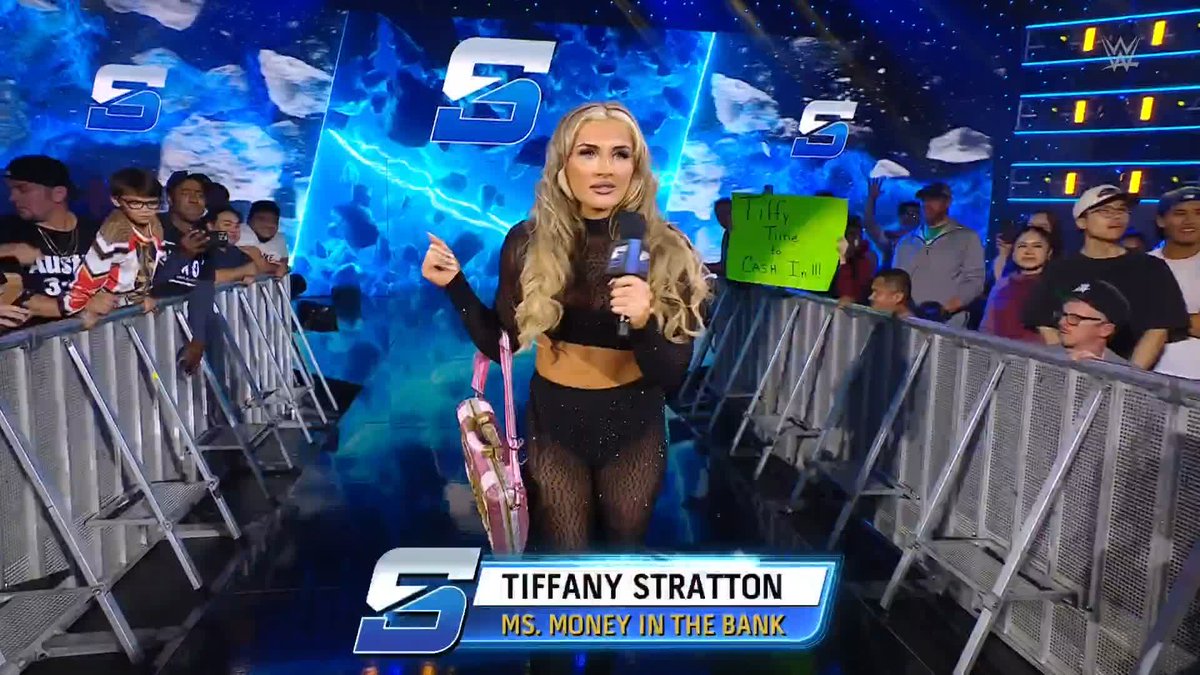 YIKES Tiffany Stratton just blamed her bestie Nia Jax for her loss against Bayley 😬 #SmackDown
