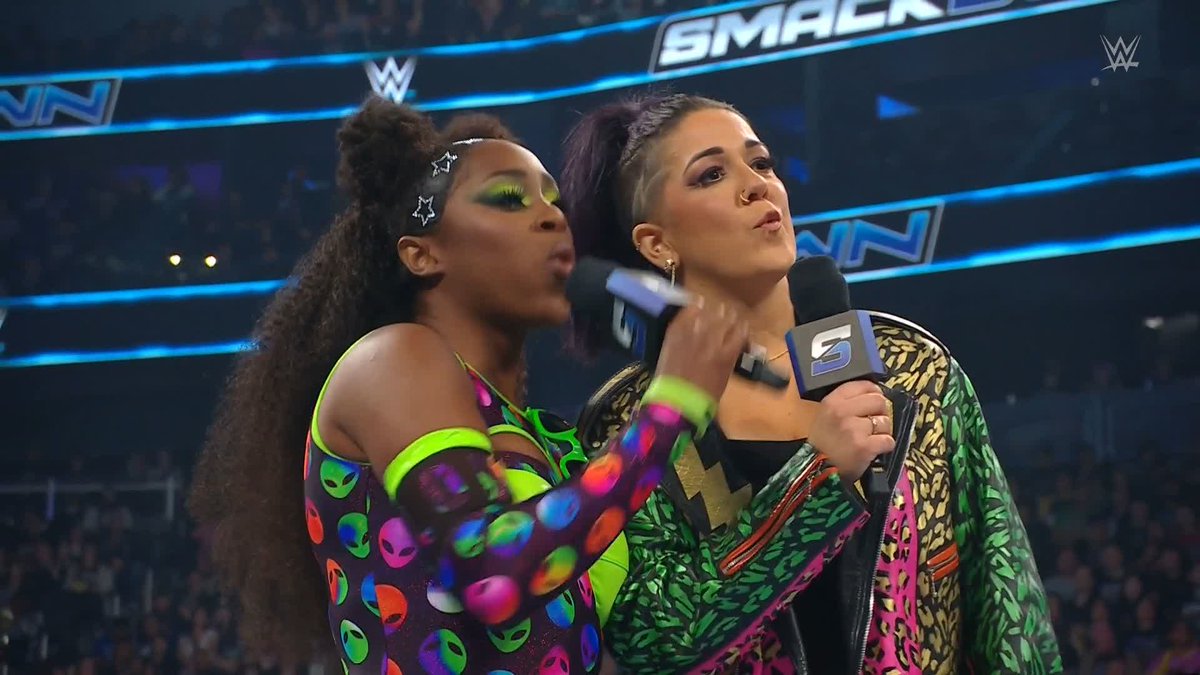 Naomi 🤝 Bayley Naomi and Bayley are up for the challenge! 👊 #SmackDown