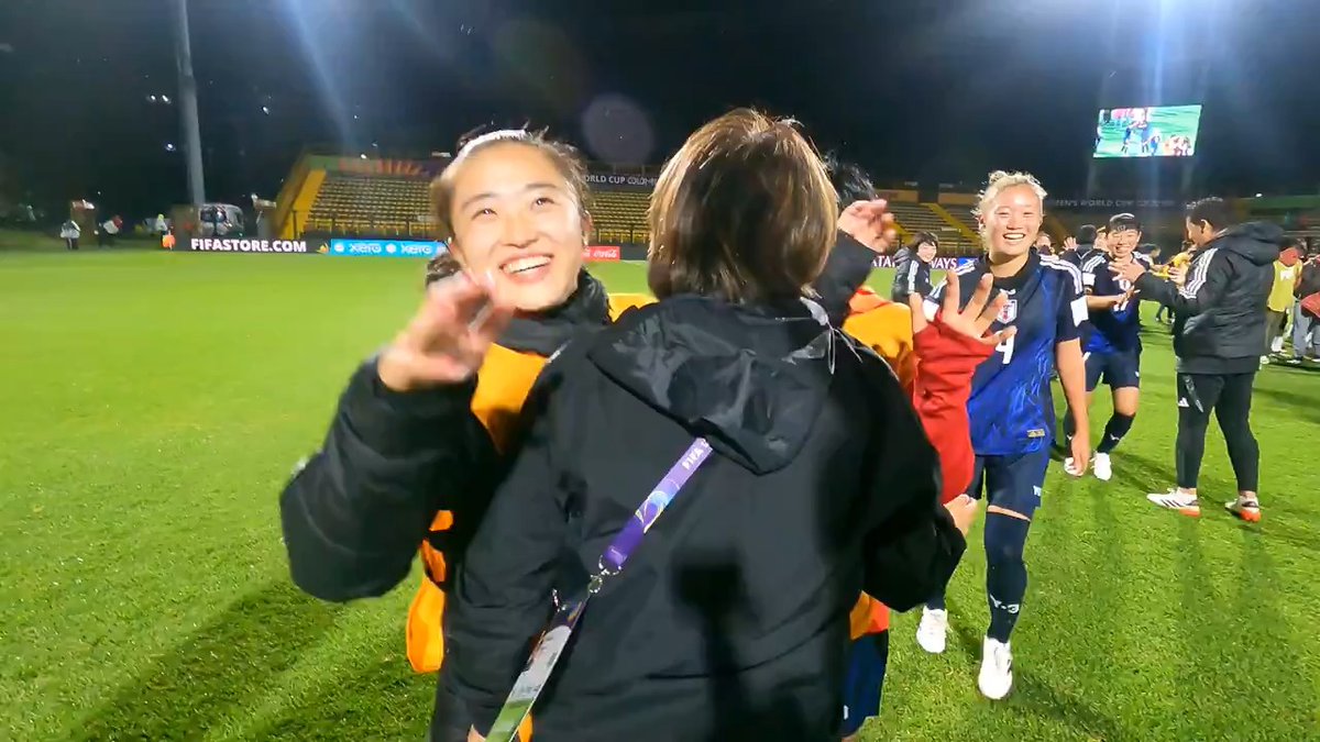 ＼この一体感でスペイン戦も勝利を🔥／ #ワールドカップ 2大会ぶりの優勝を目指す #U20日本女子代表 が、ベスト8に進出⚽️✨ 準々決勝は9.16(月・祝)午前8時、前回大会の決勝で敗れたスペインと戦います🇯🇵⚔️🇪🇸 FIFA+にて無料でLIVE配信📱⚡️ 一緒に戦いましょう！ 🔗 #U20WWC