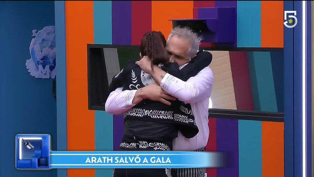¡#ArathDeLaTorre ha tomado una decisión y salva a #GalaMontes! 👏👏👏 #LaCasaDeLosFamososMx, de lunes a viernes 10:00 p.m. por #El5, domingos, 8:30 p.m. por #LasEstrellas y 24/7 por #VIX 📺📱