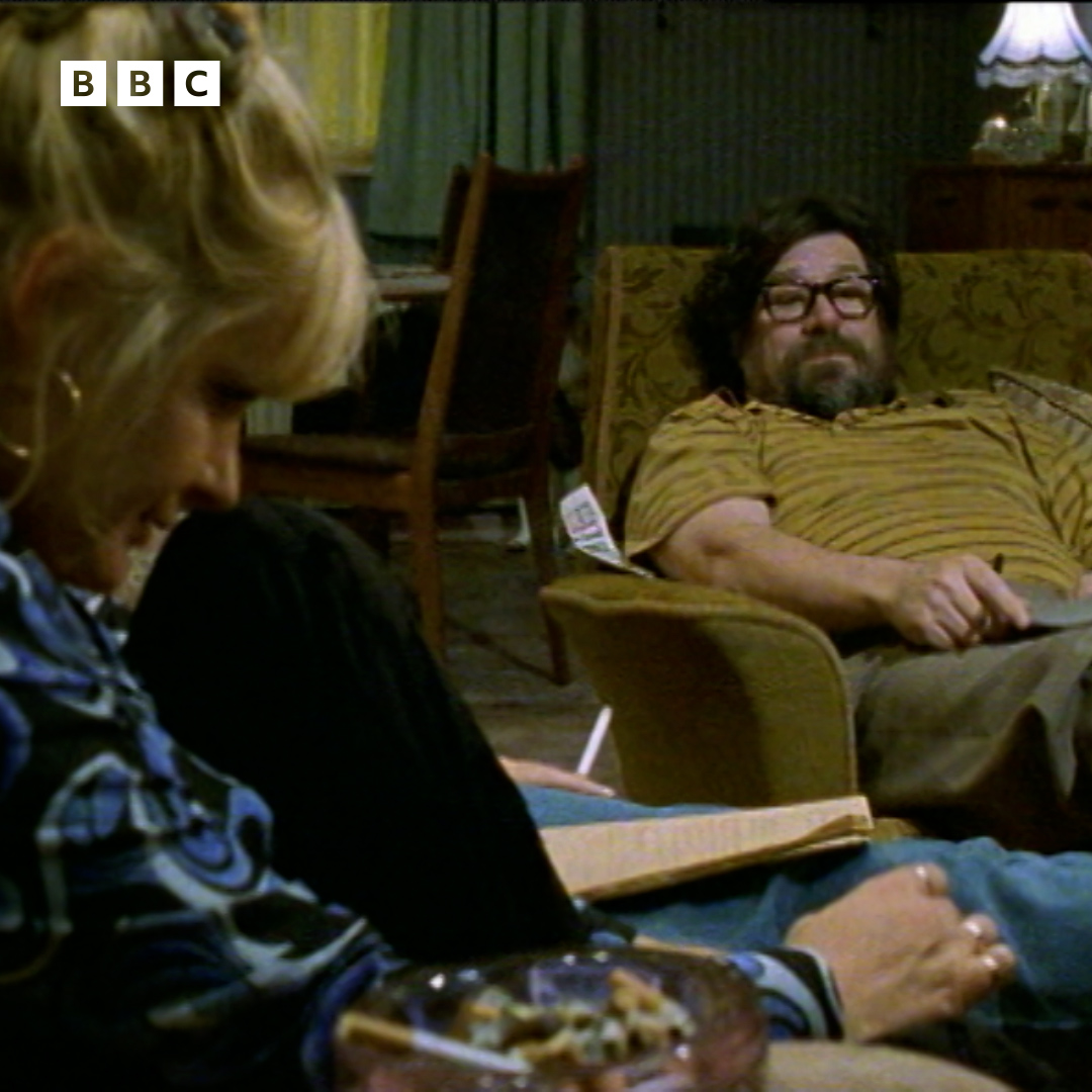 #OnThisDay 1998: The Royle Family made its debut on BBC Two. Here's how we were all introduced to Jim, Barbara and Denise (Antony would arrive shortly for his tea, before Cheryl popped round with the catalogue, Dave rolled in with a belly full of corned beef hash and Nana rang).