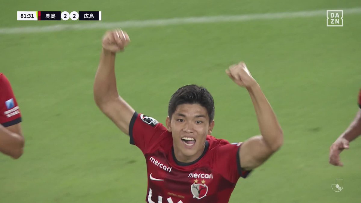 ／ 17歳が大きな仕事！ ＼ #徳田誉 鈴木優磨のパスを受け振り向きざまに右足一閃⚡ 嬉しいJ初ゴールが値千金の同点弾に👏👏 🏆明治安田J1リーグ第30節 🆚鹿島×広島 📺#DAZN でライブ配信中 #鹿島広島