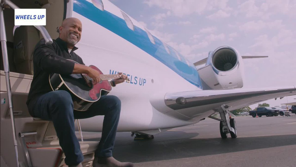 Darius Rucker had a show last night and has another tonight, but he still made time to fly with Wheels Up and make it to College GameDay this morning 👏