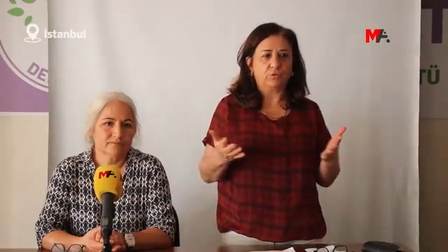'Abdullah Öcalan'ın tek bir sözü Ortadoğu'da dengeleri değiştirir' DEM Parti Ümraniye İlçe Örgütü’nün düzenlediği panelde konuşan DBP PM üyesi Çiçek Ariç, PKK Lideri Abdullah Öcalan’dan 42 aydır haber alınamadığına dikkat çekerek, "Abdullah Öcalan’ın tek bir sözü Ortadoğu ve Türkiye’de dengeleri değiştirir" dedi