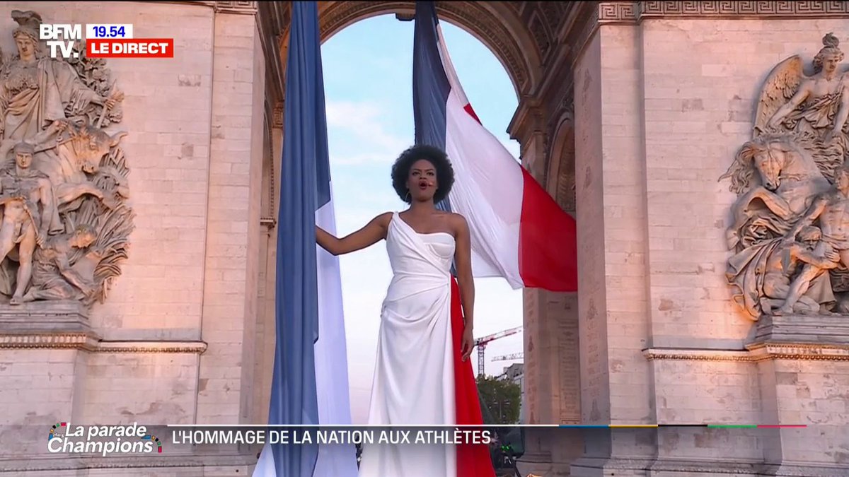 26/07 : Axelle Saint-Cirel pour ouvrir les Jeux. 14/09 : Axelle Saint-Cirel pour les clore définitivement. Quel meilleur choix pour boucler la boucle ? 🥲 Magnifique interprétation de la Marseillaise 🇫🇷 #ParadeDesChampions