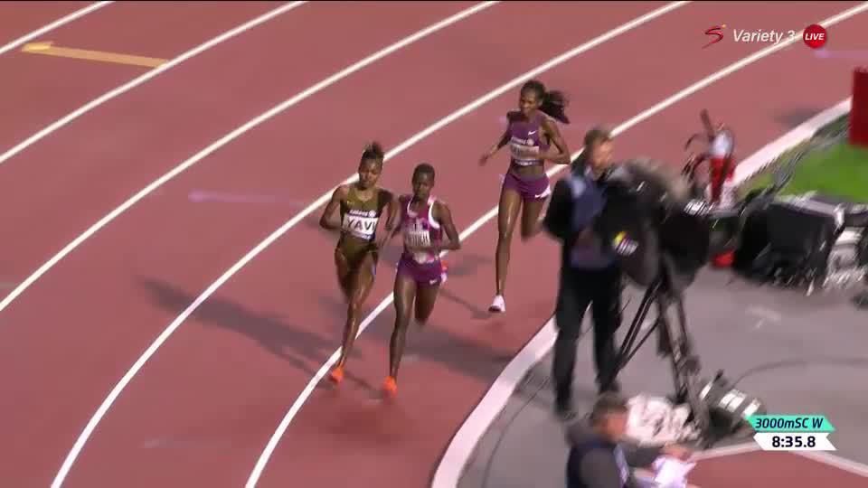 Faith Cherotich takes the win for Kenya to claim the Diamond League title in Brussels ๐๐ฐ๐ช Peruth Chemutai settles for third place in the Women's 3000m steeplechase ๐บ๐ฌ๐ฅ ๐บ Stream #DiamondLeague๐ on DStv: #HereForHer