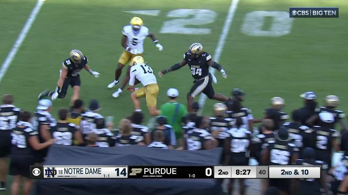 RILEY LEONARD! WHAT A RUN!