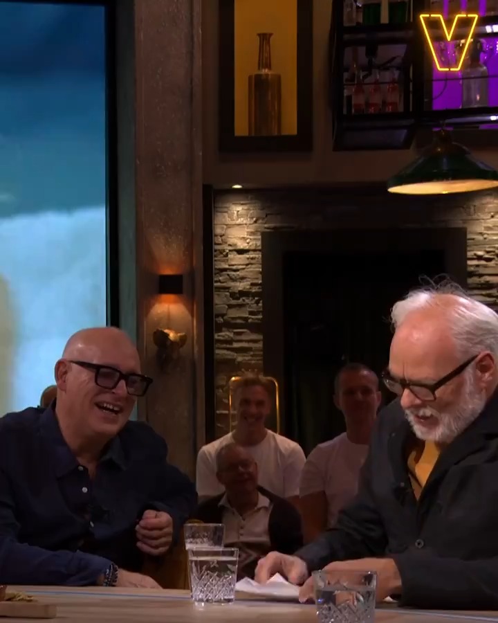 Nico Dijkshoorn leest lijst met ergernissen voor, René komt niet meer bij 🤣 #vandaaginside