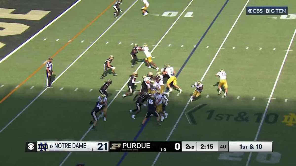 Riley Leonard MAKING THEM MISS.