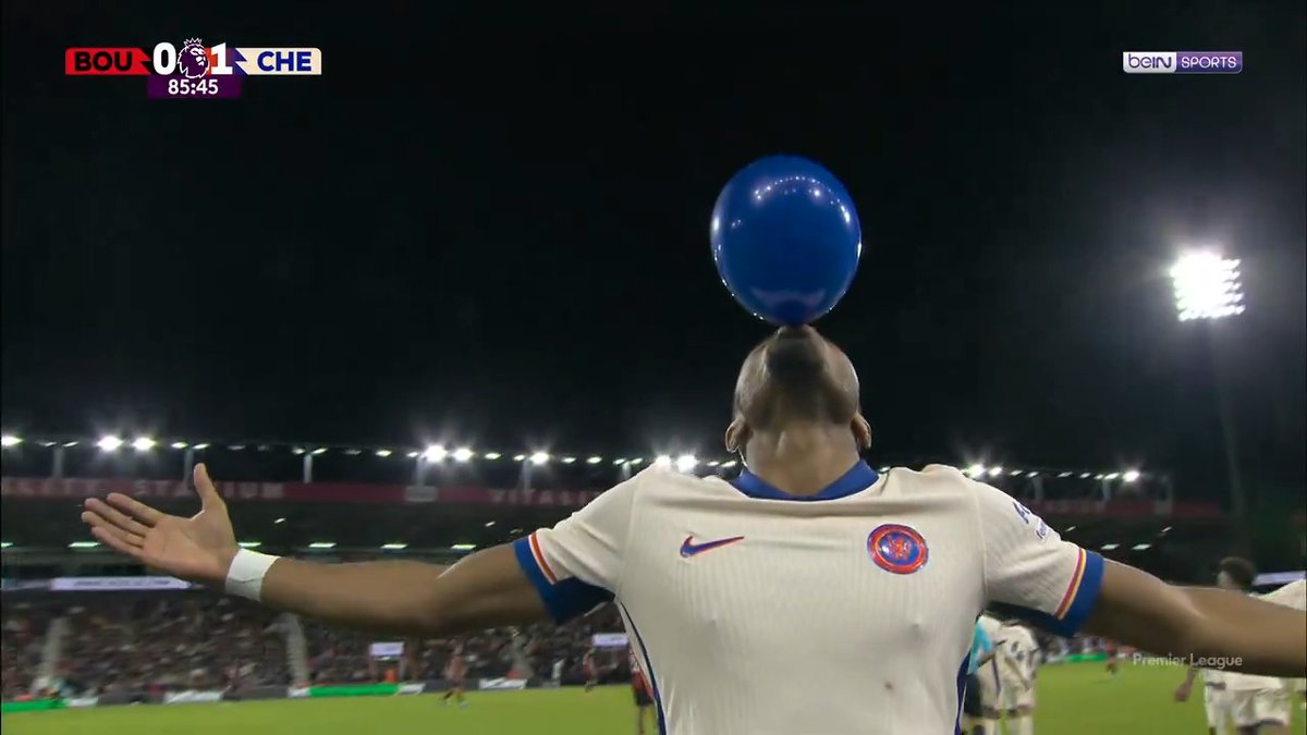 Herif corabindan balon cikarip sisirdi gol sevinci diye, dunyanin en cool sevinci budur