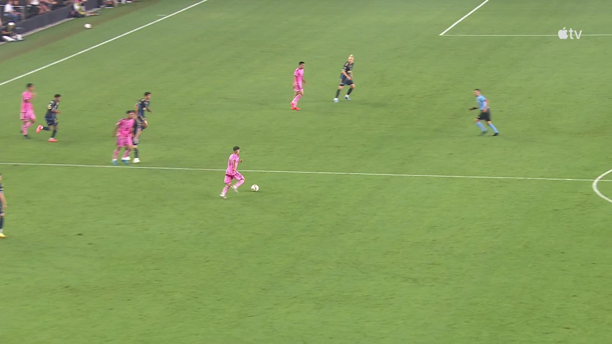 LIKE HE NEVER LEFT. Leo Messi finds the equalizer for Inter Miami CF in style.