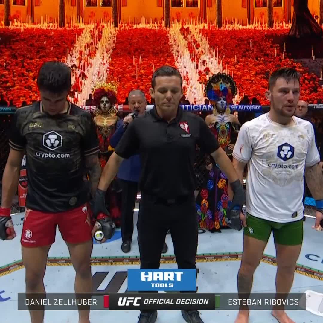 🏆 ¡Por decisión dividida, Esteban Ribovics se lleva la victoria! #NocheUFC [ #UFC306 موسم الرياض | Riyadh Season ]