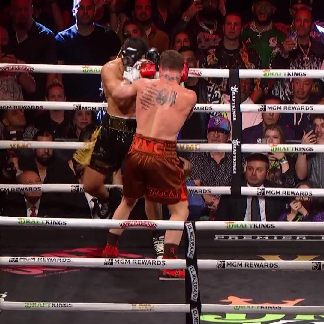 Este tipo de pelea es la que le gusta a los mexicanos, si así peleara siempre el canelo sería ídolo absoluto, lástima que a él si le gusta boxear profesionalmente