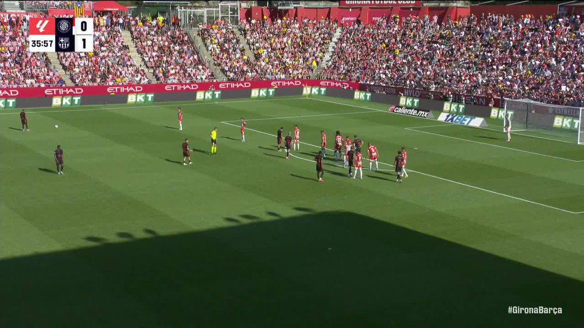 LAMINE YAMAL SCORES A SECOND FROM THE EDGE OF THE BOX 😱