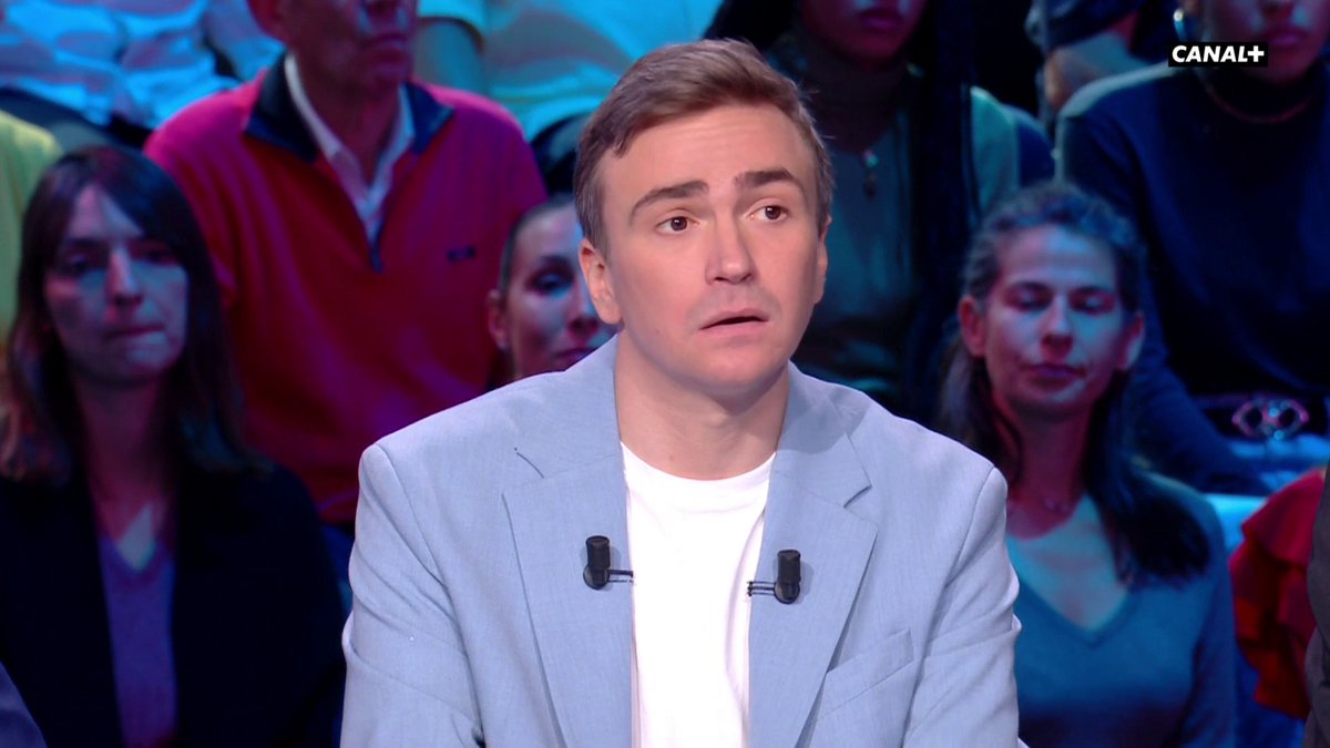 "Je trouve qu'on s'enflamme beaucoup sur le PSG !" 🗣️ Vous êtes d'accord avec Bertrand Latour sur le Paris Saint-Germain cette saison ? 👀 #CFC