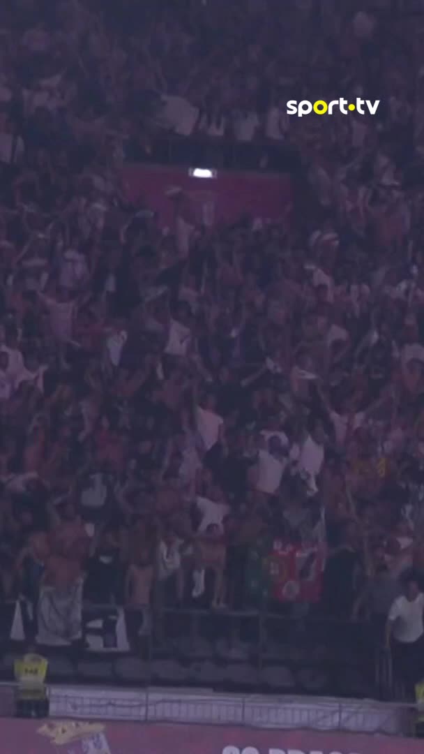 A festa dos adeptos do Vitória 🔥 #sporttvportugal #LIGAnaSPORTTV #LigaPortugalBetclic #scbraga #vitoriasc