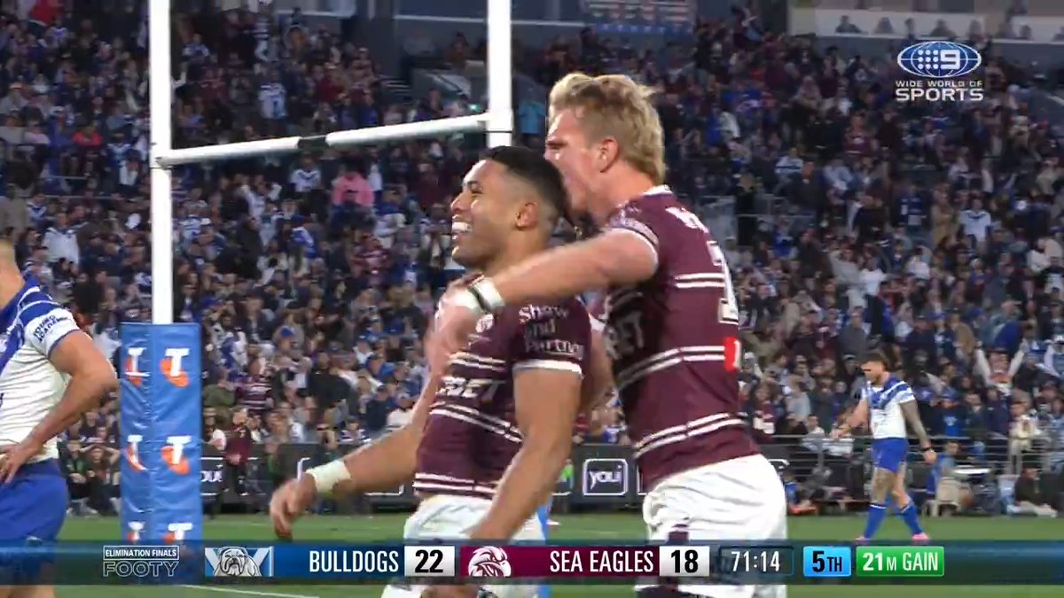 "What an extraordinary finals try!!" ๐ฑ๐ฆ
Manly pulled out a miracle play on the last tackle from inside their own half to steal the Bulldogs season from them! ๐ #9WWOS #NRL