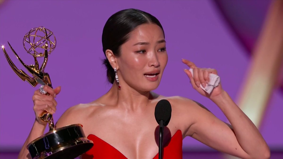 "Merci de m'avoir confié ce rôle qui est le rôle de ma vie" 🥹 Anna Sawai est la première actrice asiatique à remporter le prix de la meilleure actrice dans une série dramatique pour la série Shōgun 👏 #Emmys