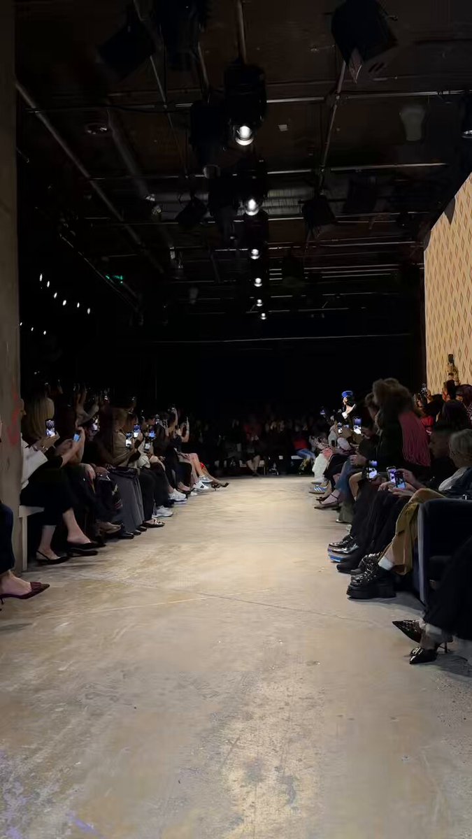 Rewatching the finale of the Tolu Coker show makes me emotional because it’s the most black women I’ve ever seen at one time on the runway 🥹