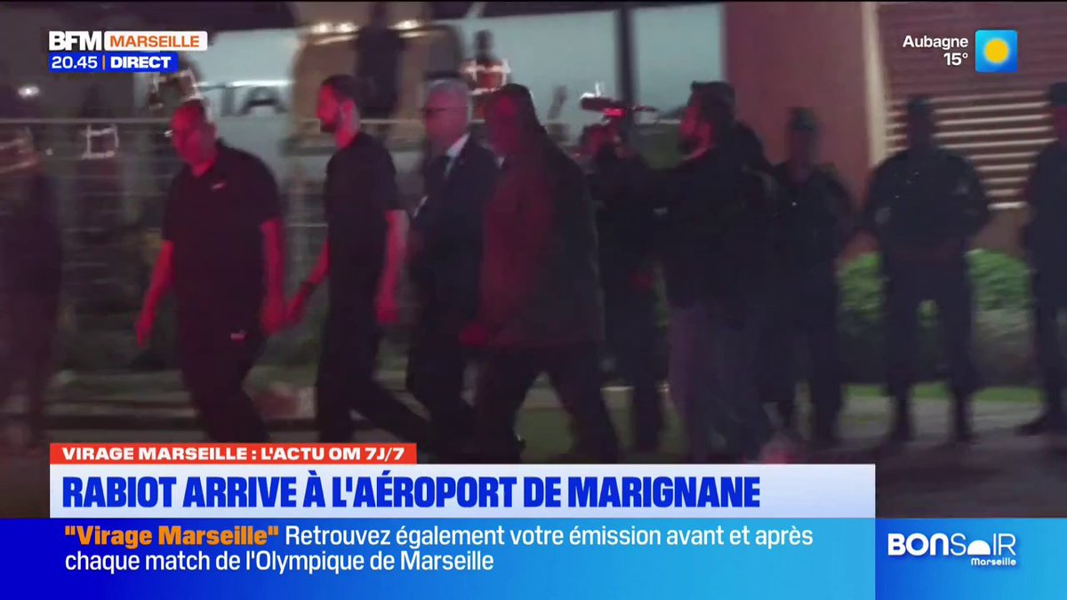 La folie à Marignane pour accueillir Adrien Rabiot ! 💥💙🤍 Une ville de foot quoi que l’on puisse dire. 🎥 BFM Marseille Provence