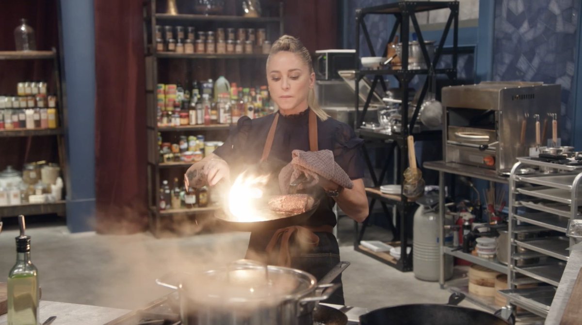 YIKES! 🧯 Even Bobby Flay had to step in to help control the flames happening at @chefbrookew's station 🔥🔥🔥 #BobbysTripleThreat > Tuesday @ 9|8c