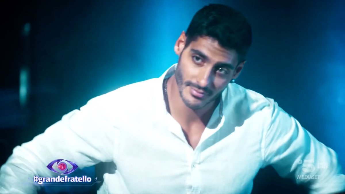 Javier... sportivo, timido... pazzo per le donne! Un mix esplosivo che promette davvero bene! 💣 #GrandeFratello