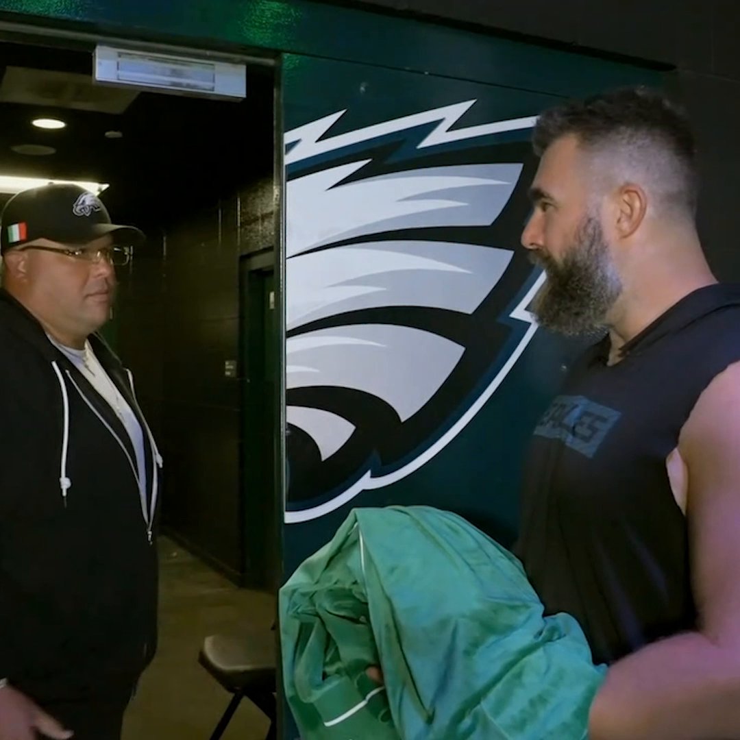 Big Dom made sure Jason Kelce didn't forget his outfit this week 😂