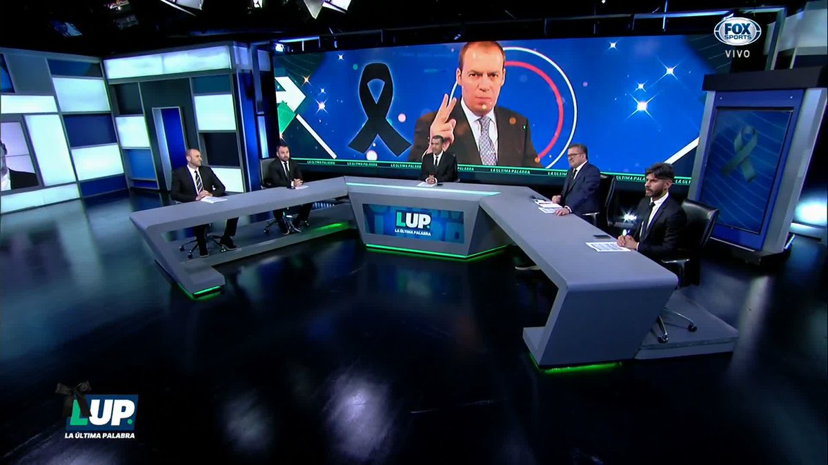 Toda la mesa, recuerda a la voz principal de La Última Palabra, como lo grande que era y siempre será 🙏 "LUCHÓ CON DIFICULTADES Y CONTRA TODO" #LUP