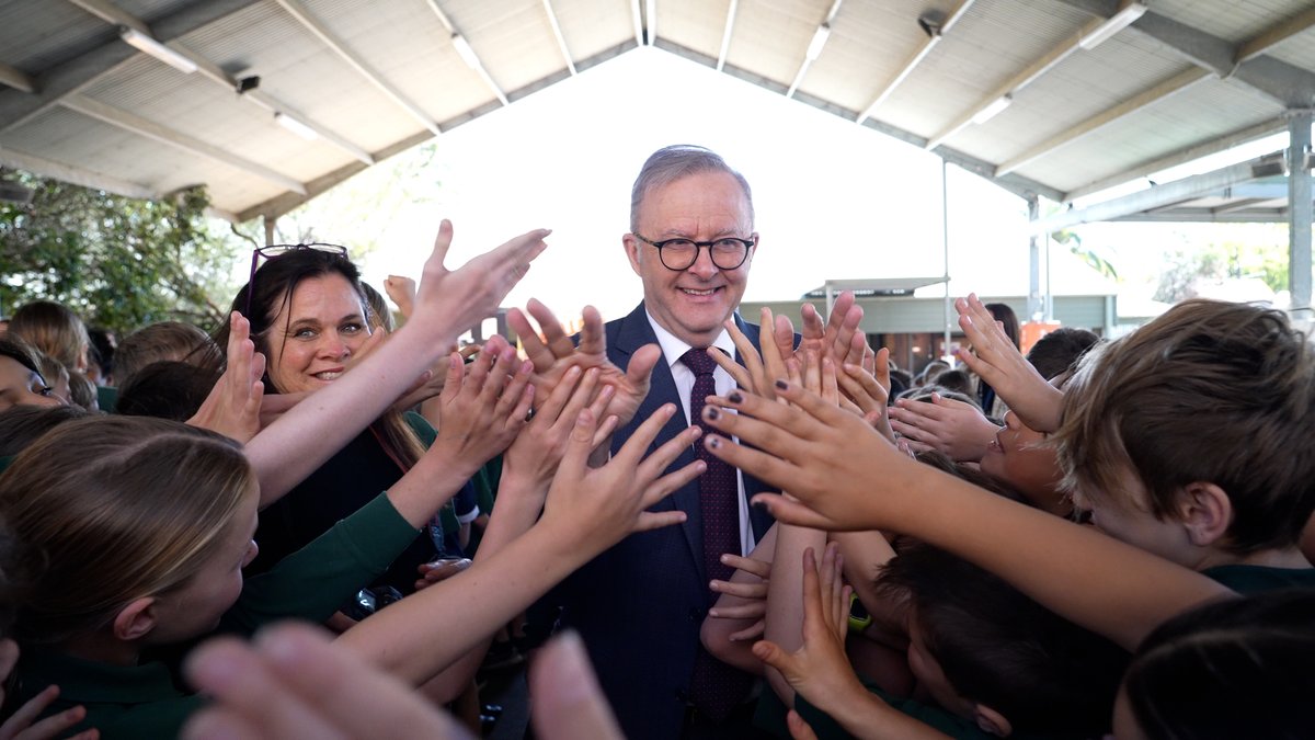 Sound on! Not every day you get a welcome like this! Thanks so much to the fantastic students at Orange Grove Public School in my electorate.