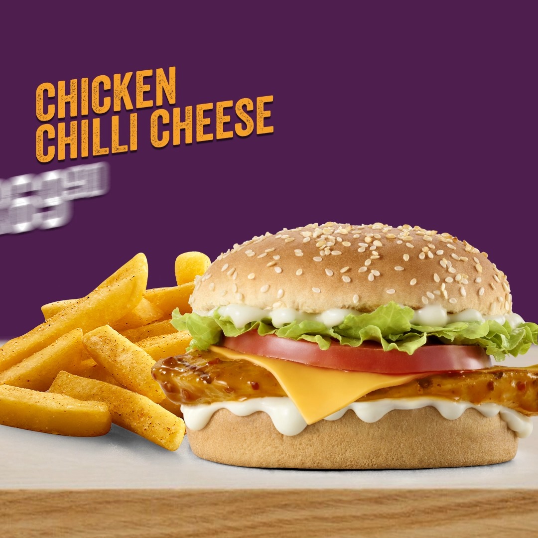 It’s more love with every single bite, since our chicken burgers got biiiiiger! 😋😍