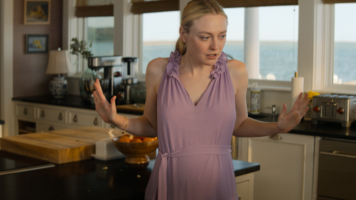 dakota fanning devoured the role of an annoying fake rich white woman from conneticut