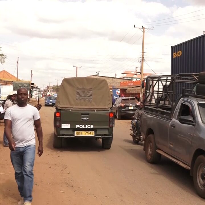 Man attacks policeman with a panga, steals his gun in Makueni. Video By Stephen Nzioka.