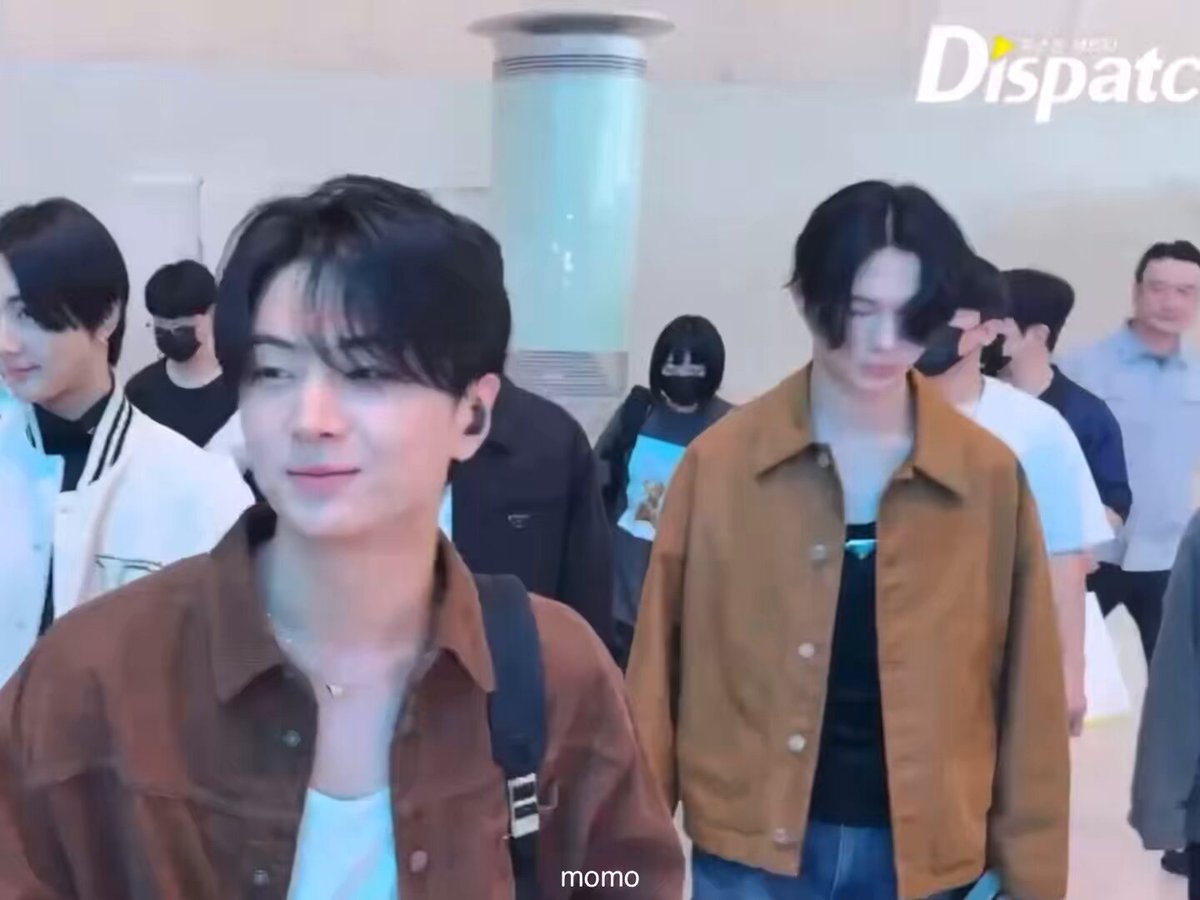 앞서서 가다가 떤 앞에 붙어서 가는거 진짜 뭐지…? 너무 사귄다고 ……………