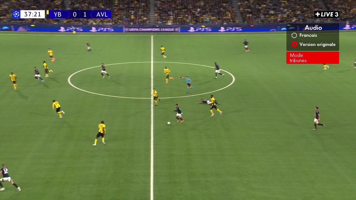 Oh le but gag encaissé par les Young Boys face à Aston Villa. 😭 🎥 CANAL+ Foot