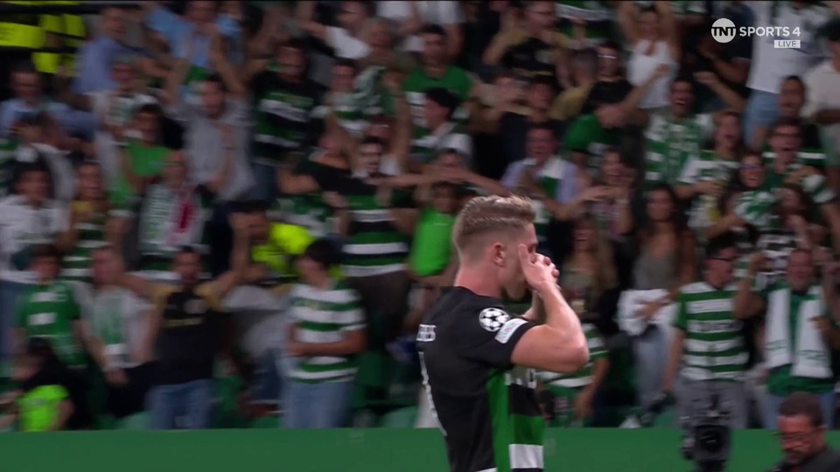 It just HAD to be him! 💥 Viktor Gyökeres gives Sporting the lead with a magnificent finish 😮‍💨🇸🇪 📺 TNT Sports &amp; discovery+ UK