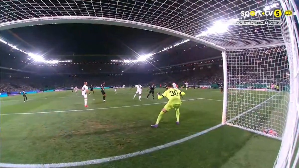 Bem-vinda a Viktor Gyökeres, Champions League.