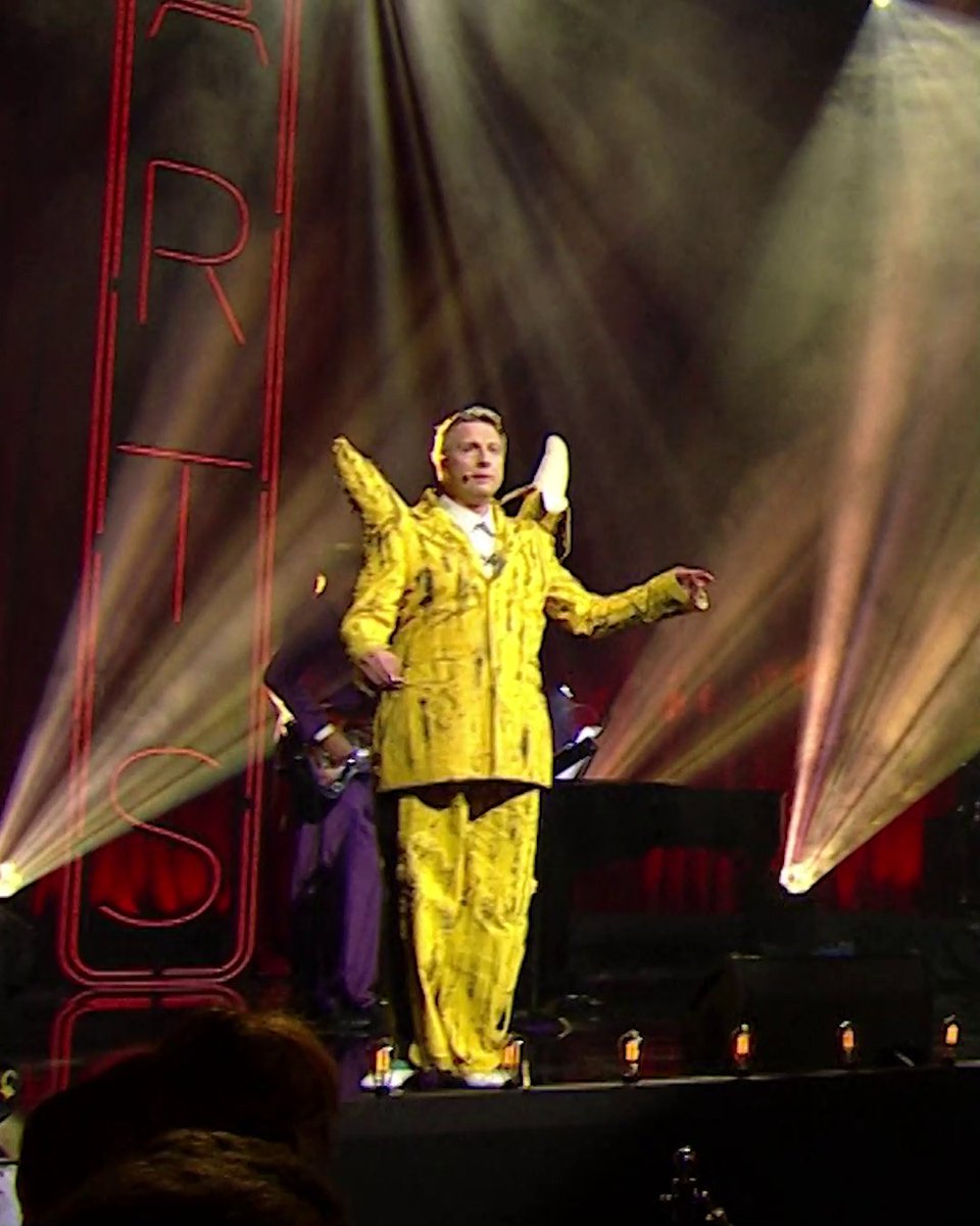 Best opening number ever. (And the arts can NEVER stop!) Joe Lycett #SkyArtsAwards