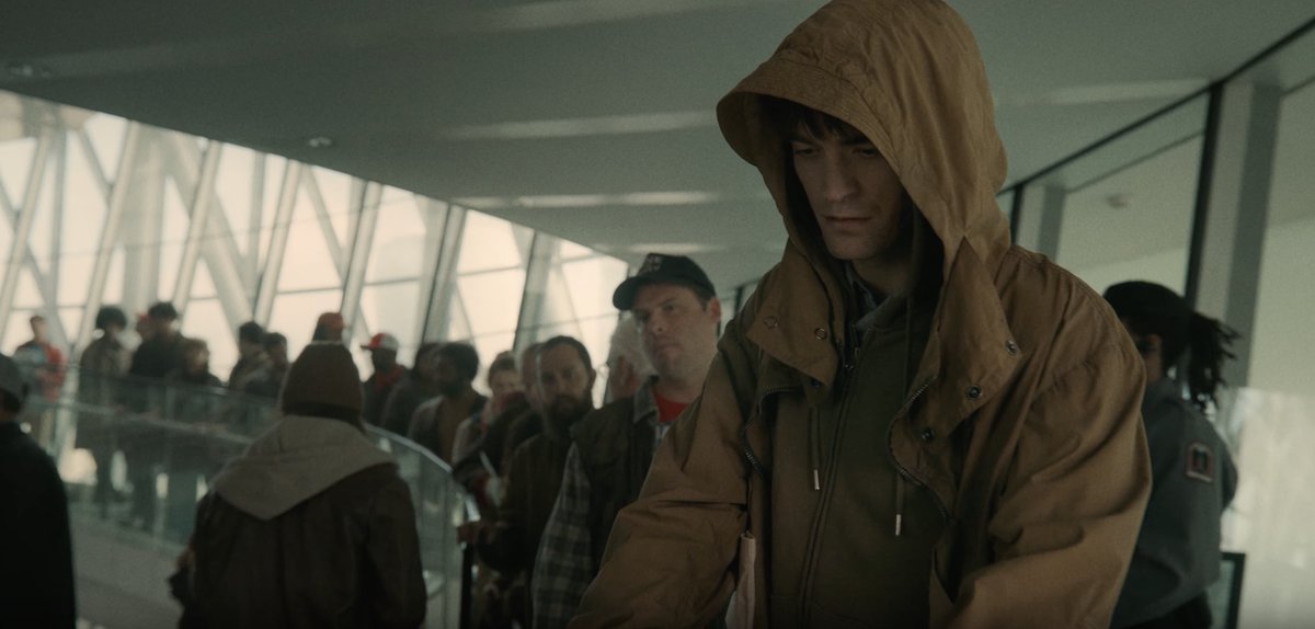Robert Pattinson stars in the first trailer for #Mickey17. Bong Joon Ho's new film hits theaters January 31.