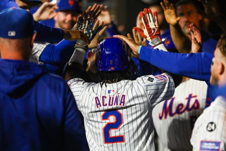 En su debut como titular en el Citi Field: ¡AHÍ VA EL PRIMER HR DE LUISANGEL ACUÑA EN @LasMayores! 👏 #DesdeElTerreno