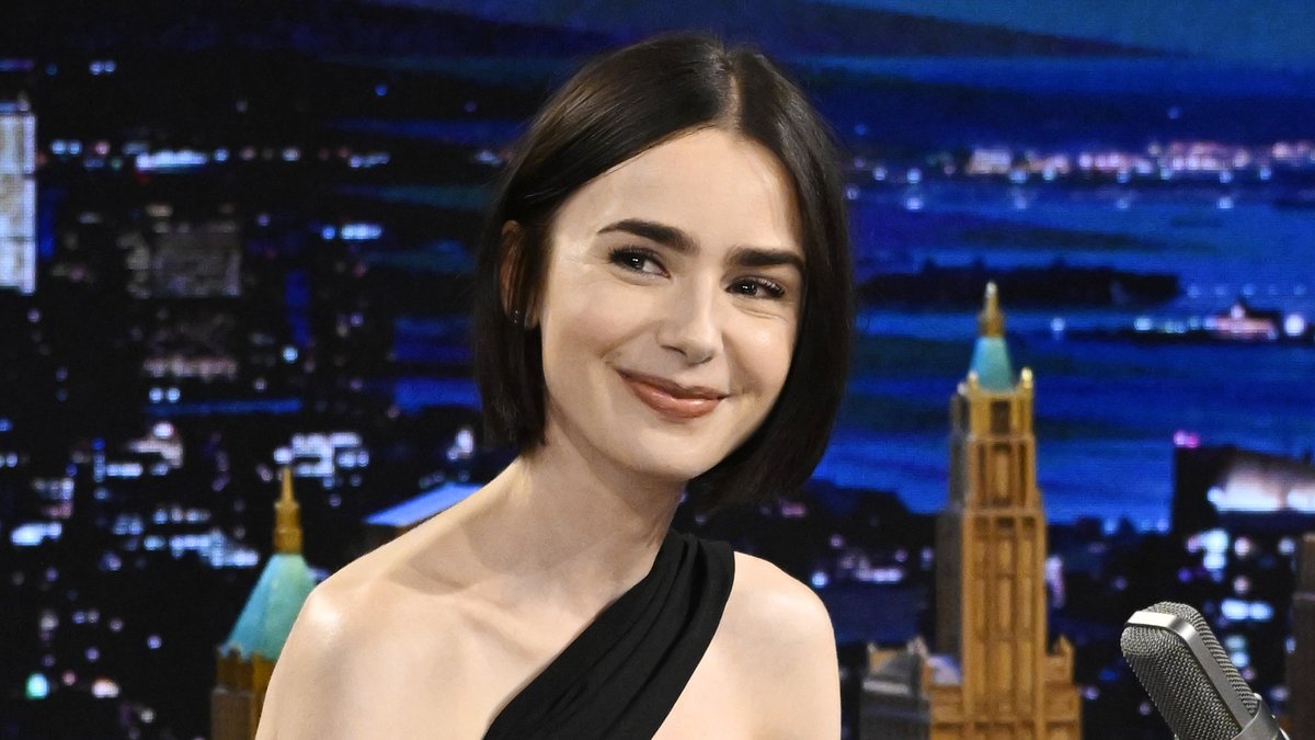 .Spice Girls superfan Lily Collins can lip-sync “Wannabe” anytime, anywhere! #FallonTonight
