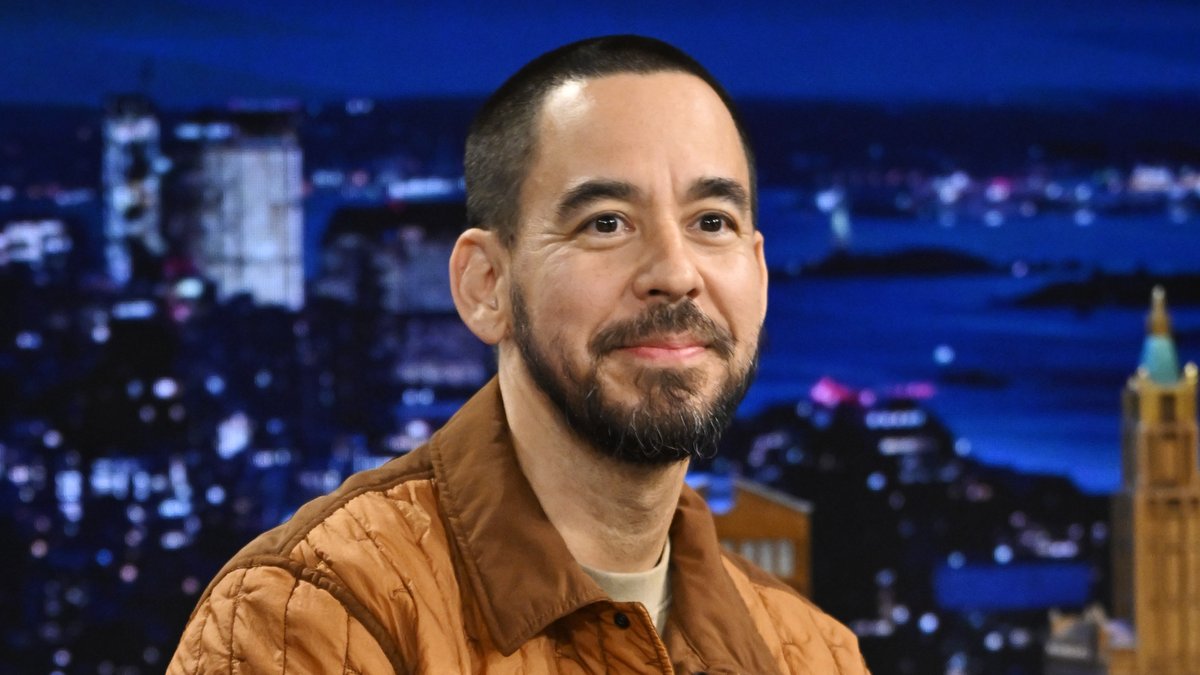 .Mike Shinoda shares how LINKIN PARK was able to reconnect after the loss of Chester Bennington and create From Zero. #FallonTonight