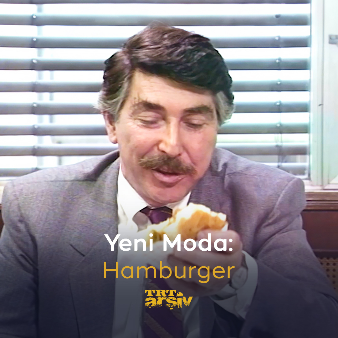 “Şimdi gençlik bunu yiyor.” #Bizimkiler’de yeni moda hamburger. 🍔