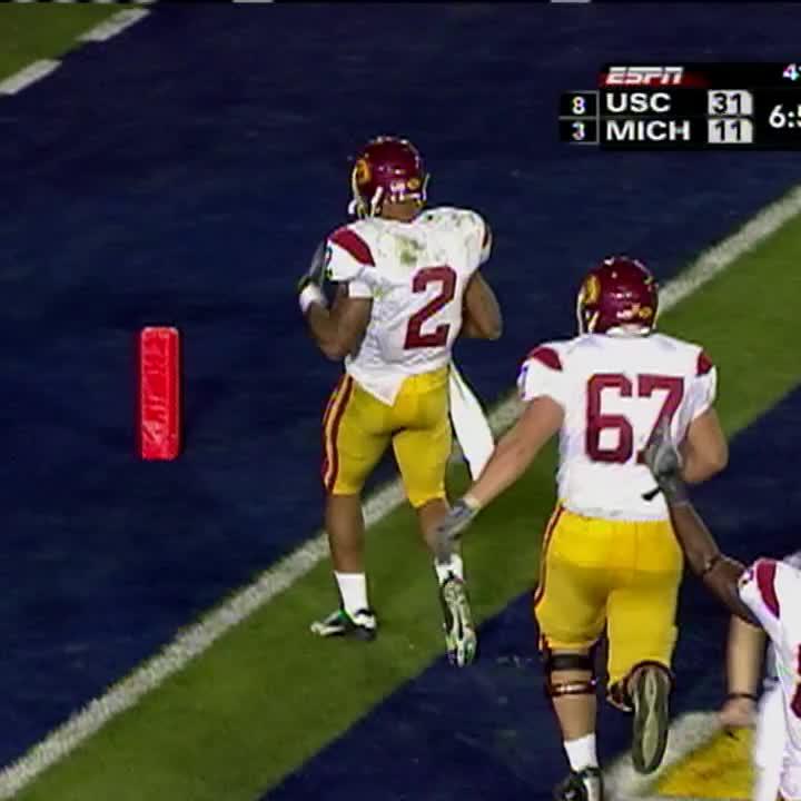It's been a minute since USC Football ✌️ played Michigan. The last time: 2007 Rose Bowl Game 🌹 Let's relive all 4️⃣ of John David Booty's TD passes from that one 👇 #WinningWednesday x #B1GFootball
