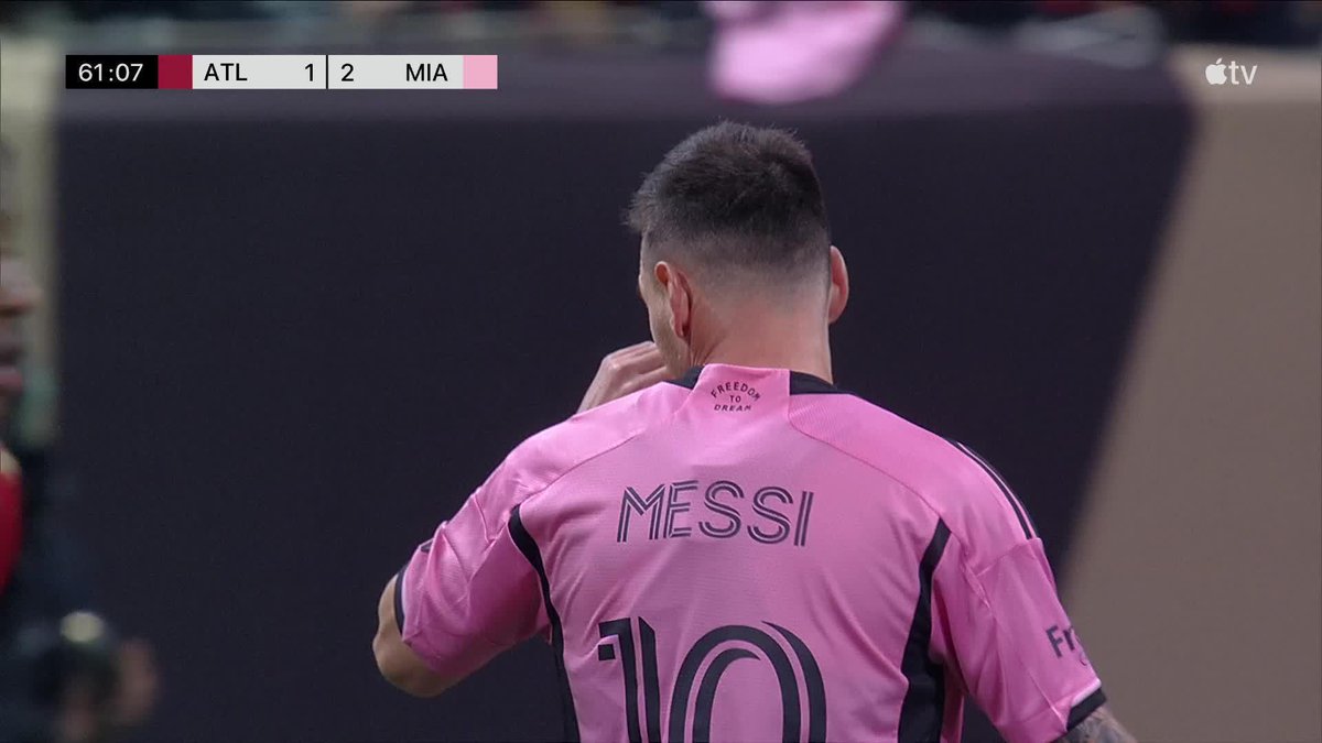 El ingreso de Lionel y la ovación del Mercedes Benz Stadium.