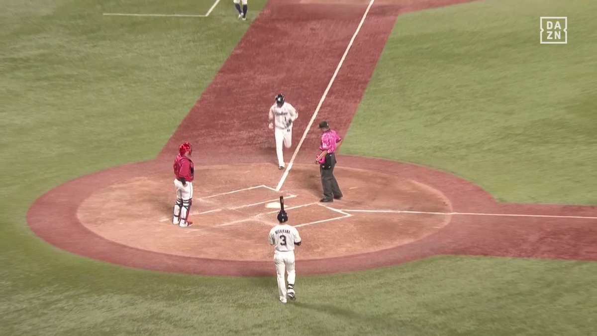 ／ 見惚れるほどに綺麗 ＼ 雨上がりの空に架かる虹 #山田哲人 同点ホームラン ⚾プロ野球(2024/9/19) 🆚 ヤクルト×広島 📱Live on DAZN #DAZNプロ野球 #swallows