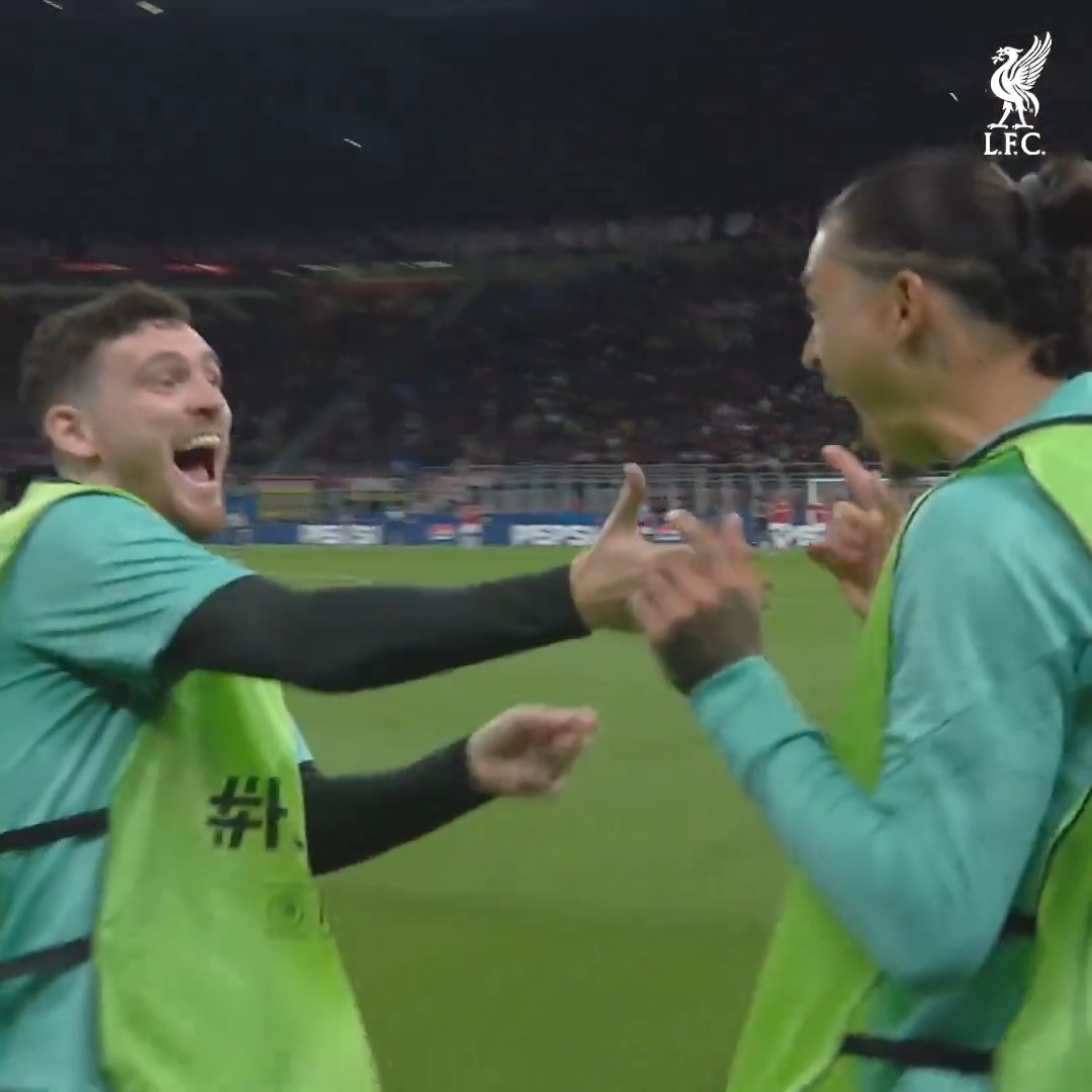 Robbo and Darwin react to Ibou's goal 😆