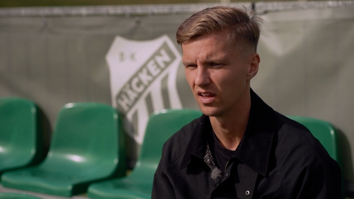 Drygt en månad efter den uppmärksammade övergången ställs nu BK Häckens Samuel Leach Holm mot sin tidigare klubb Djurgården. Vi träffade mittfältaren inför kvällens möte. 💬 📲 Se BK Häcken - Djurgårdens IF på Max