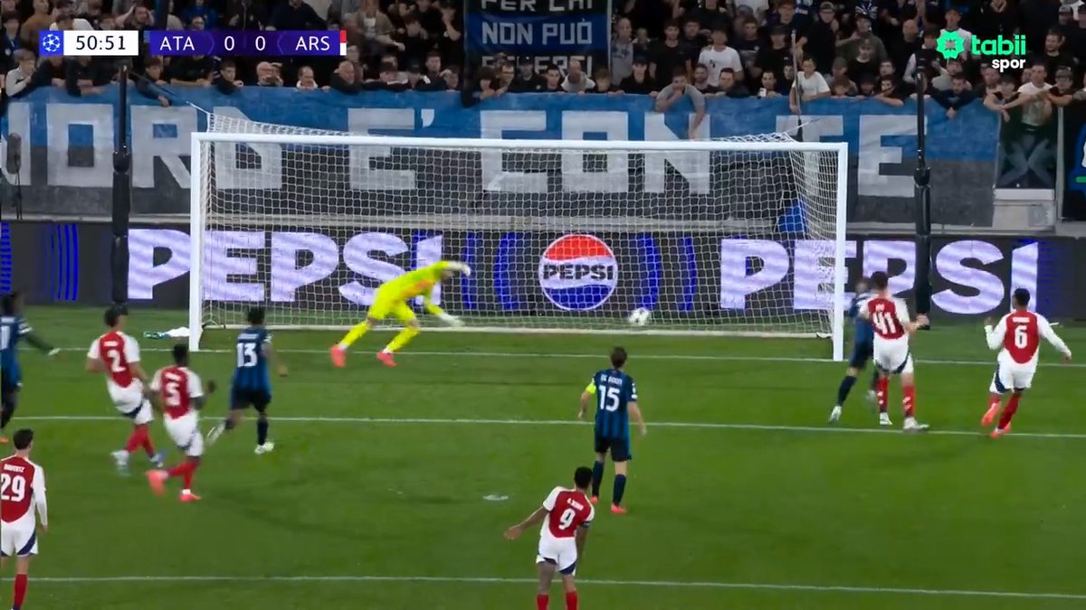 Arsenal kalecisi Raya'dan inanılmaz 2 kurtarış: