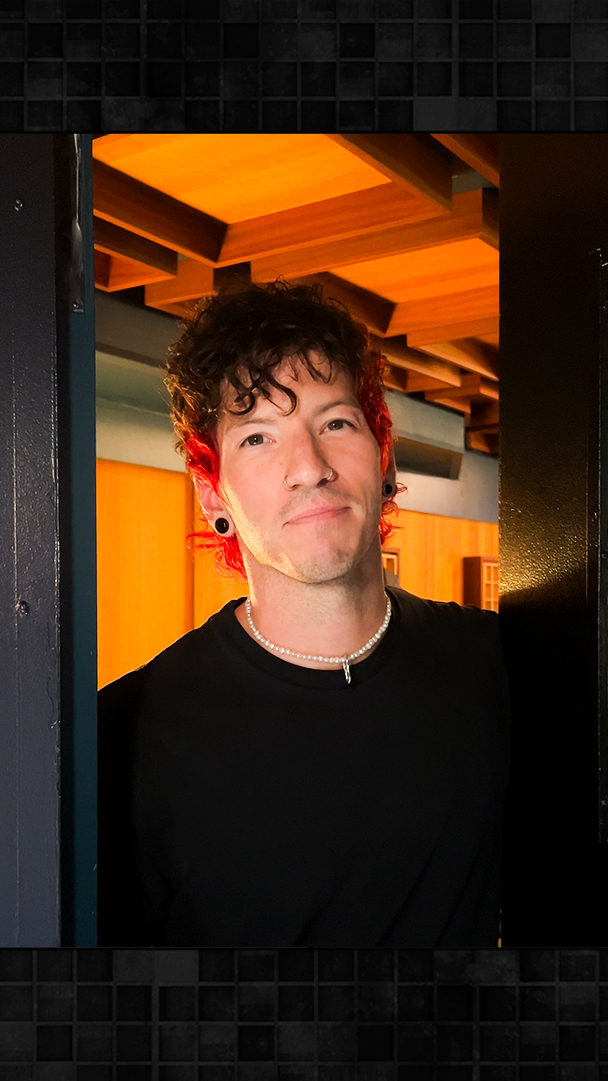 Hey josh dun, have you seen tyler jøseph? twenty one pilots #FallonTonight #Clancy
