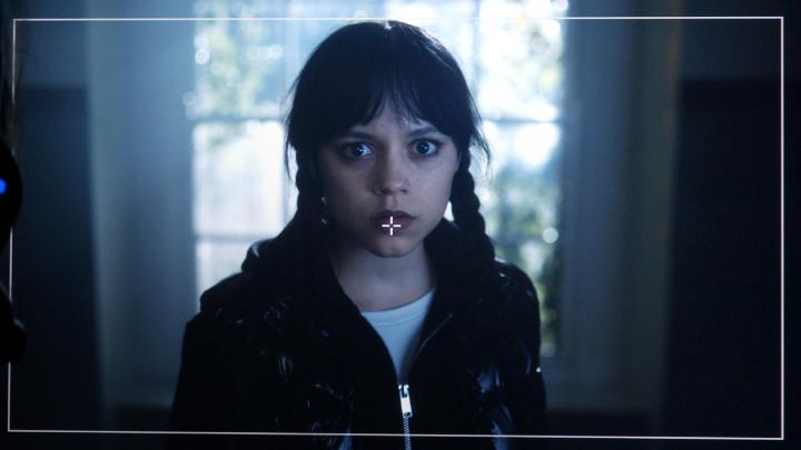 Netflixシリーズ『ウェンズデー』シーズン2のファーストルックを公開！ 2025年、配信開始☂️ #ウェンズデー #GeekedWeek